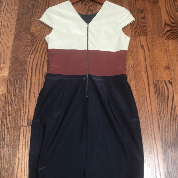 Judith and Charles Linen Dress - Picture 3 of 7